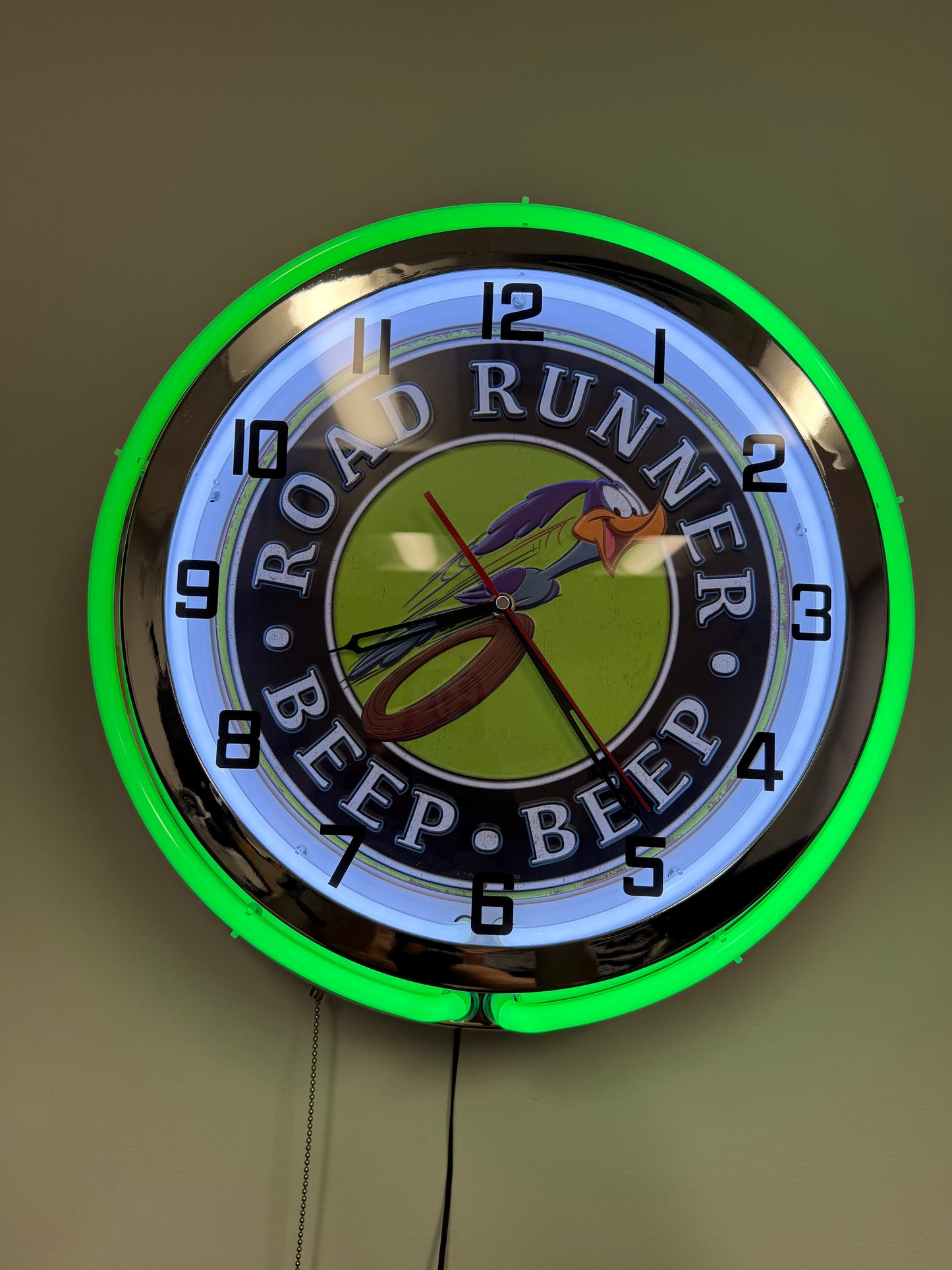 Road Runner Custom Neon Clock - Green 2
