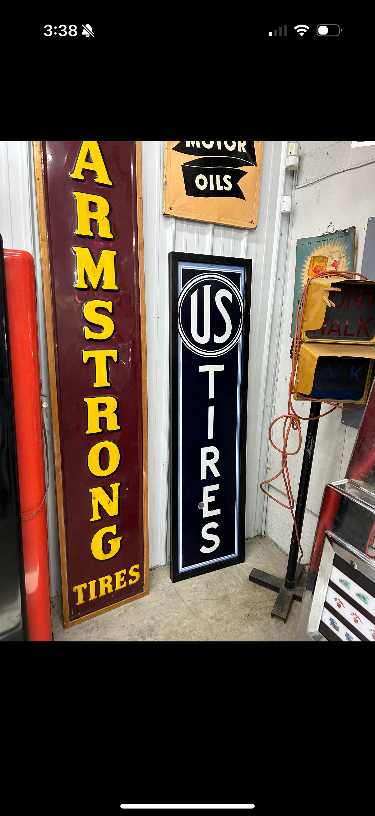 ArmStrong Tires Vertical Sign