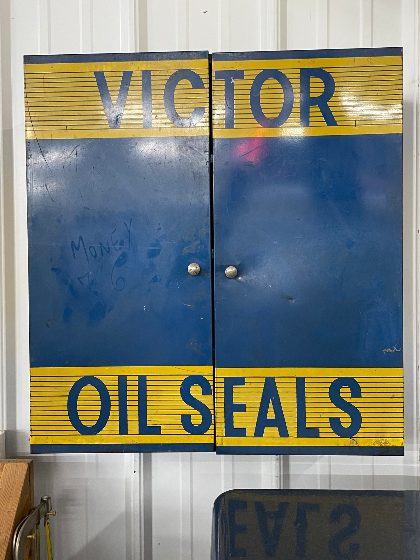 Victor OIl Seals Cabinet