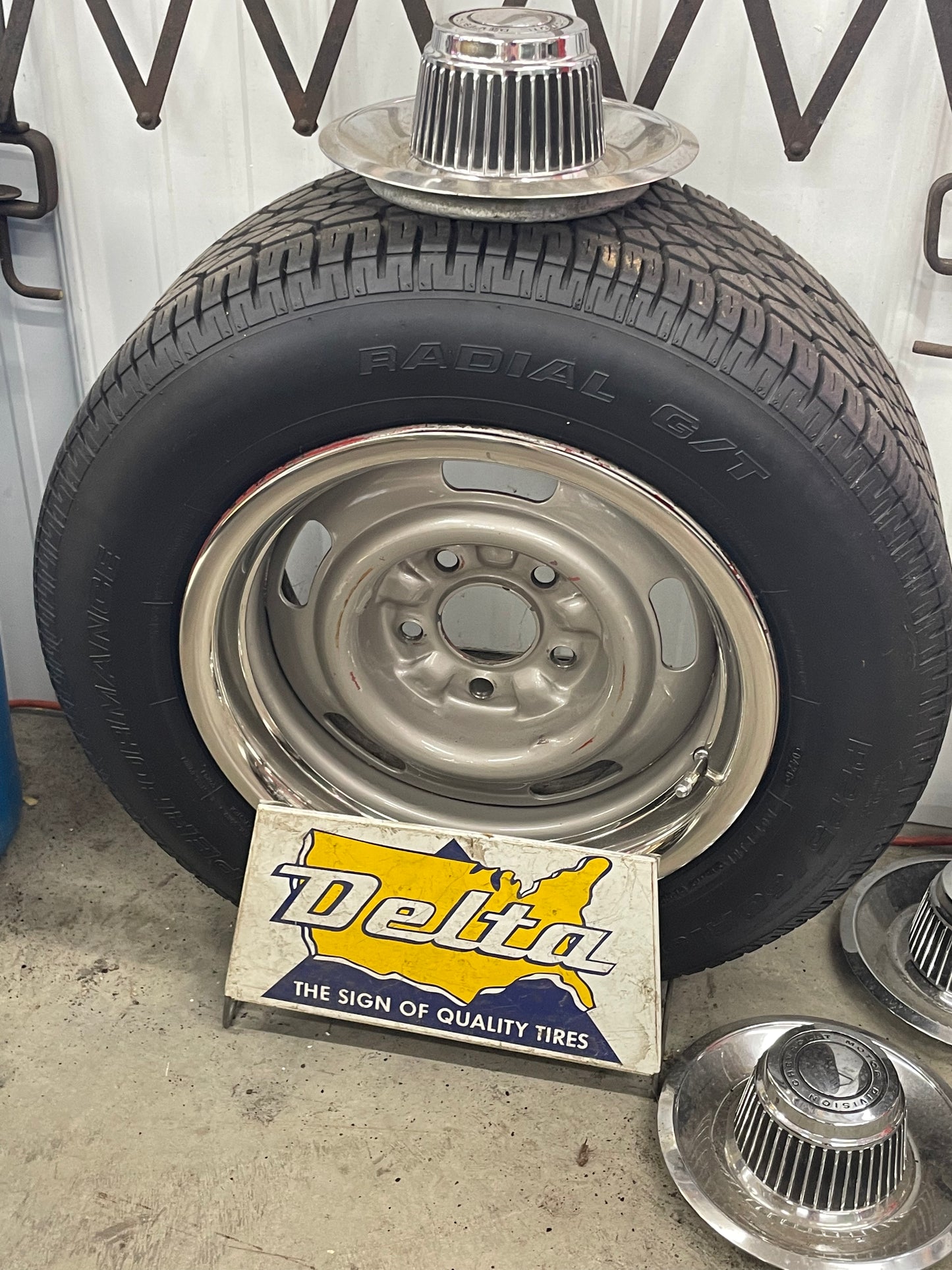 Delta Tire Stand