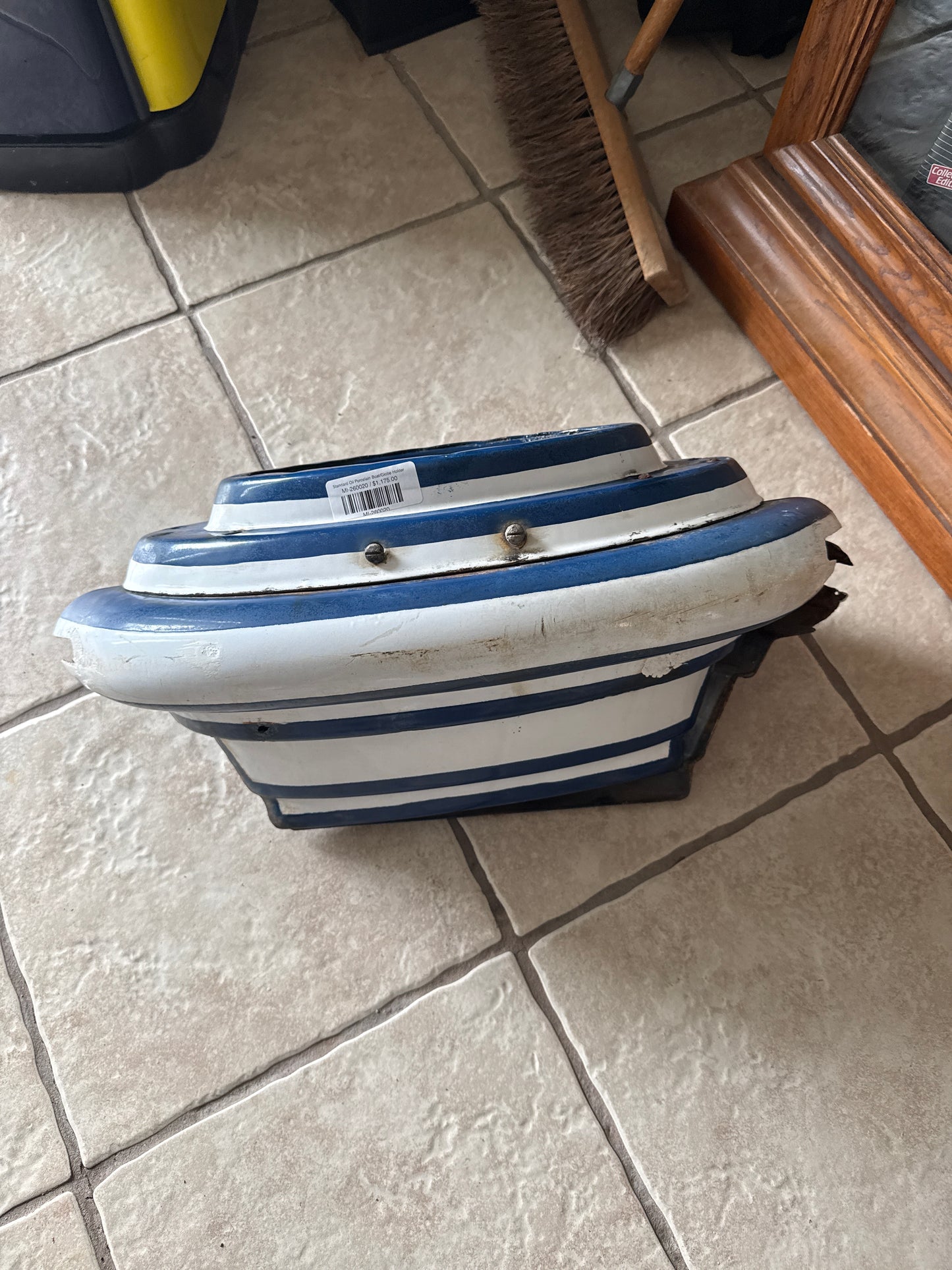 Standard Oil Porcelain Boat/Globe Holder