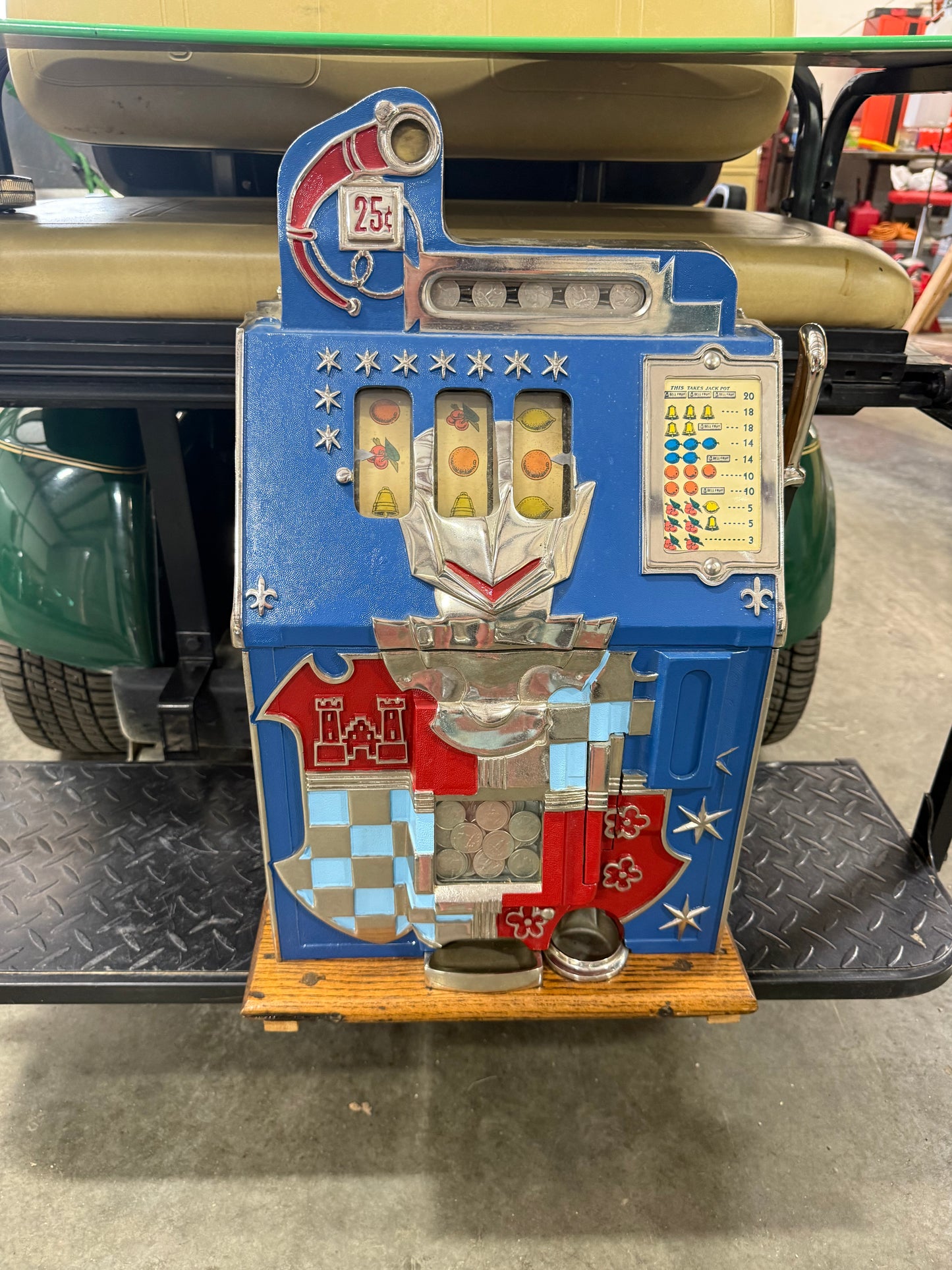 Royal Castle Mills Novelty Slot Machine