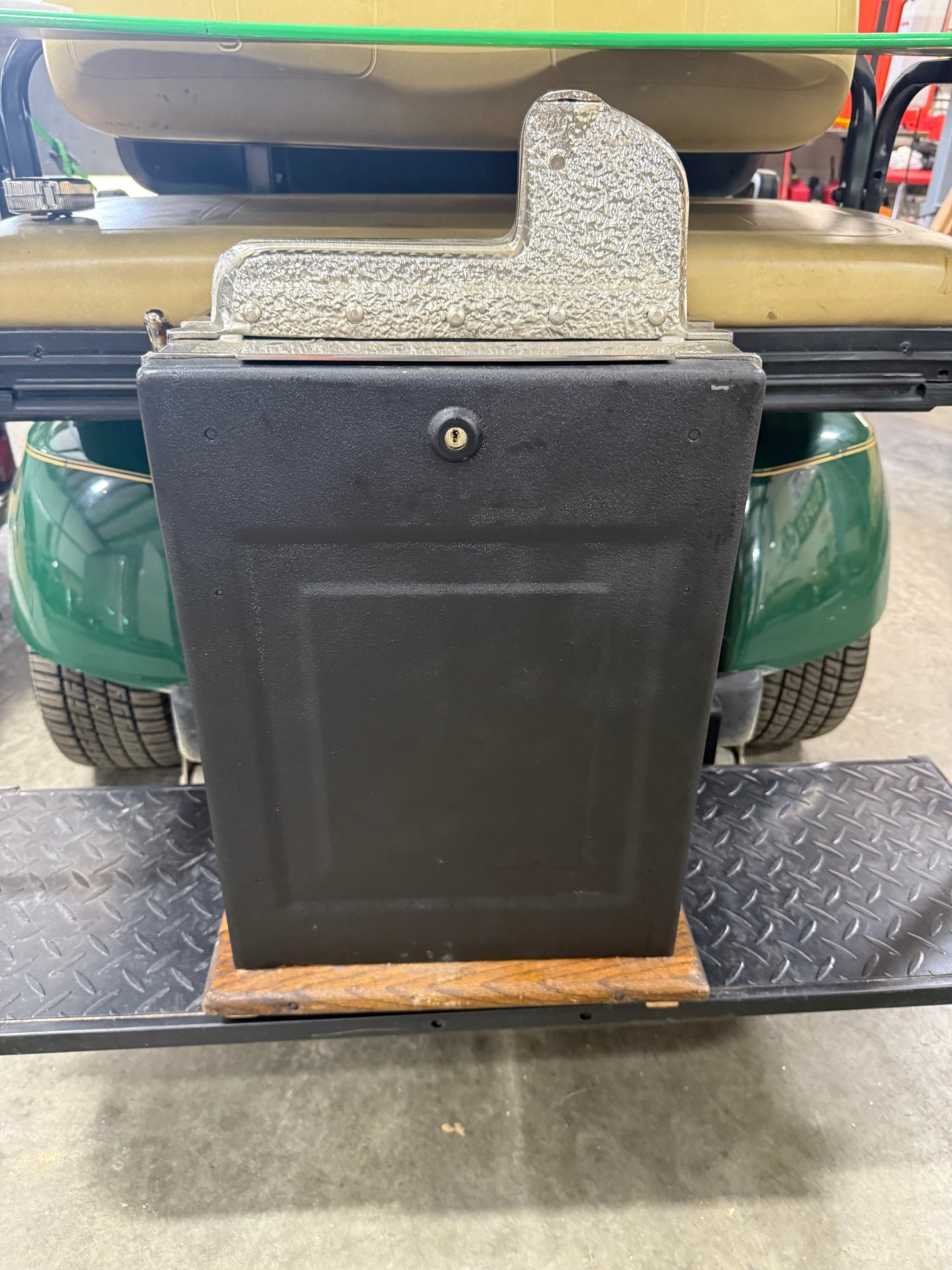 Royal Castle Mills Novelty Slot Machine