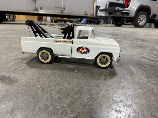 Tonka White Wrecker Toy Truck