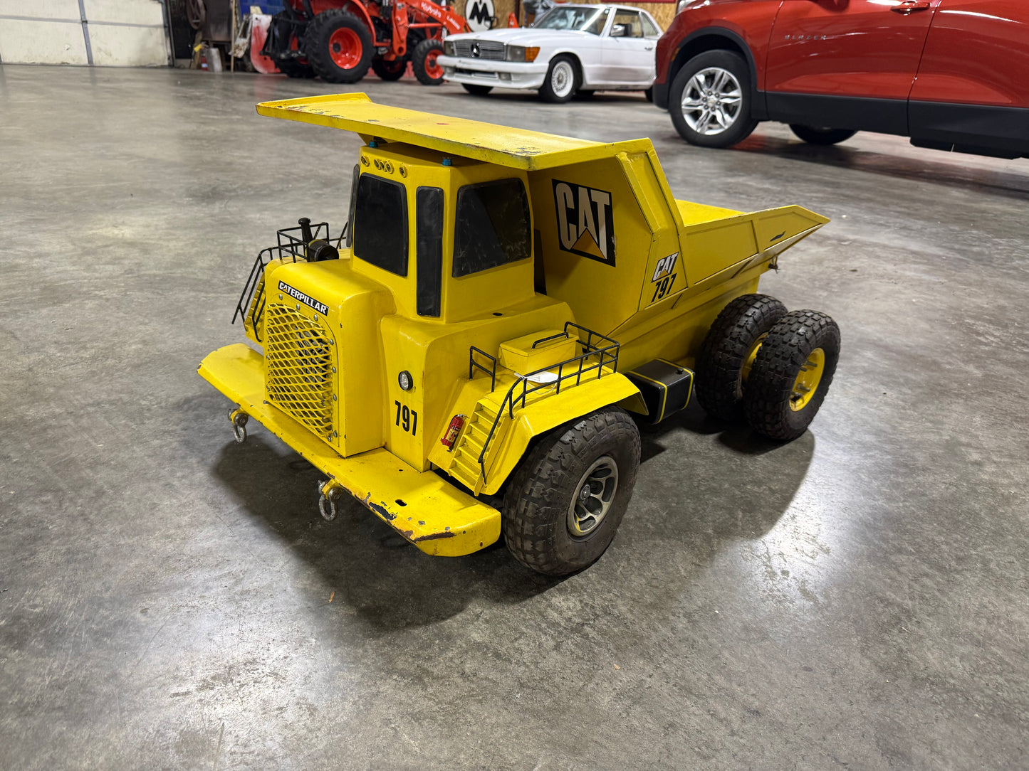CAT Dump Truck w/ Remote Control