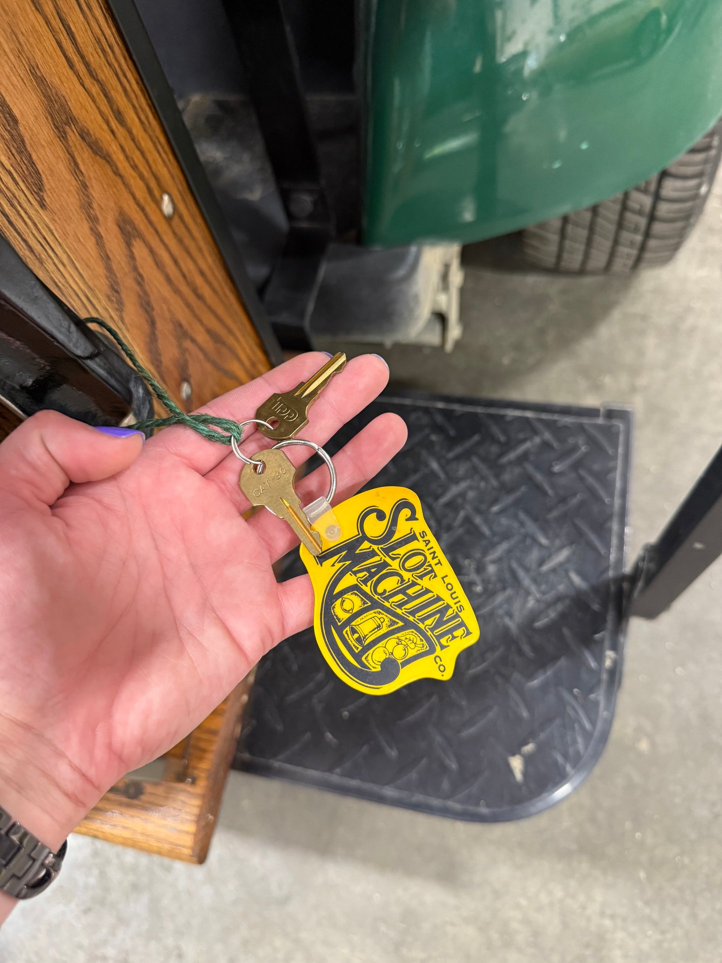 Royal Castle Mills Novelty Slot Machine