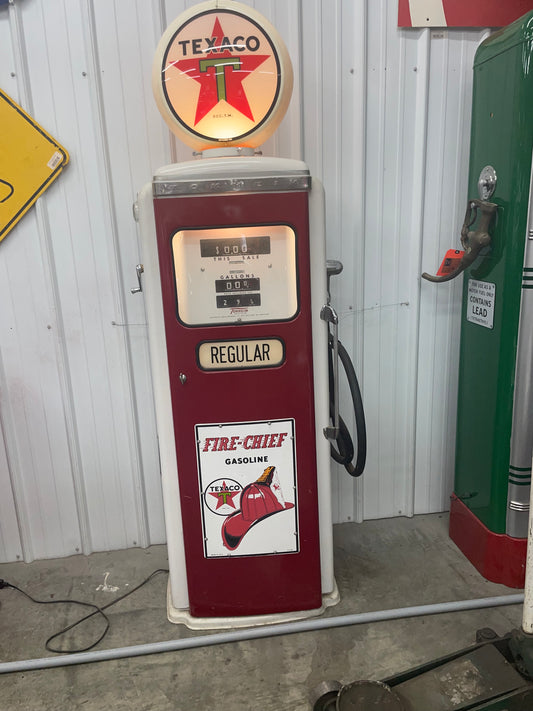 Texaco Gas Pump Red/White w/ Fire-Chief Pump Plate and Texaco Star Globe