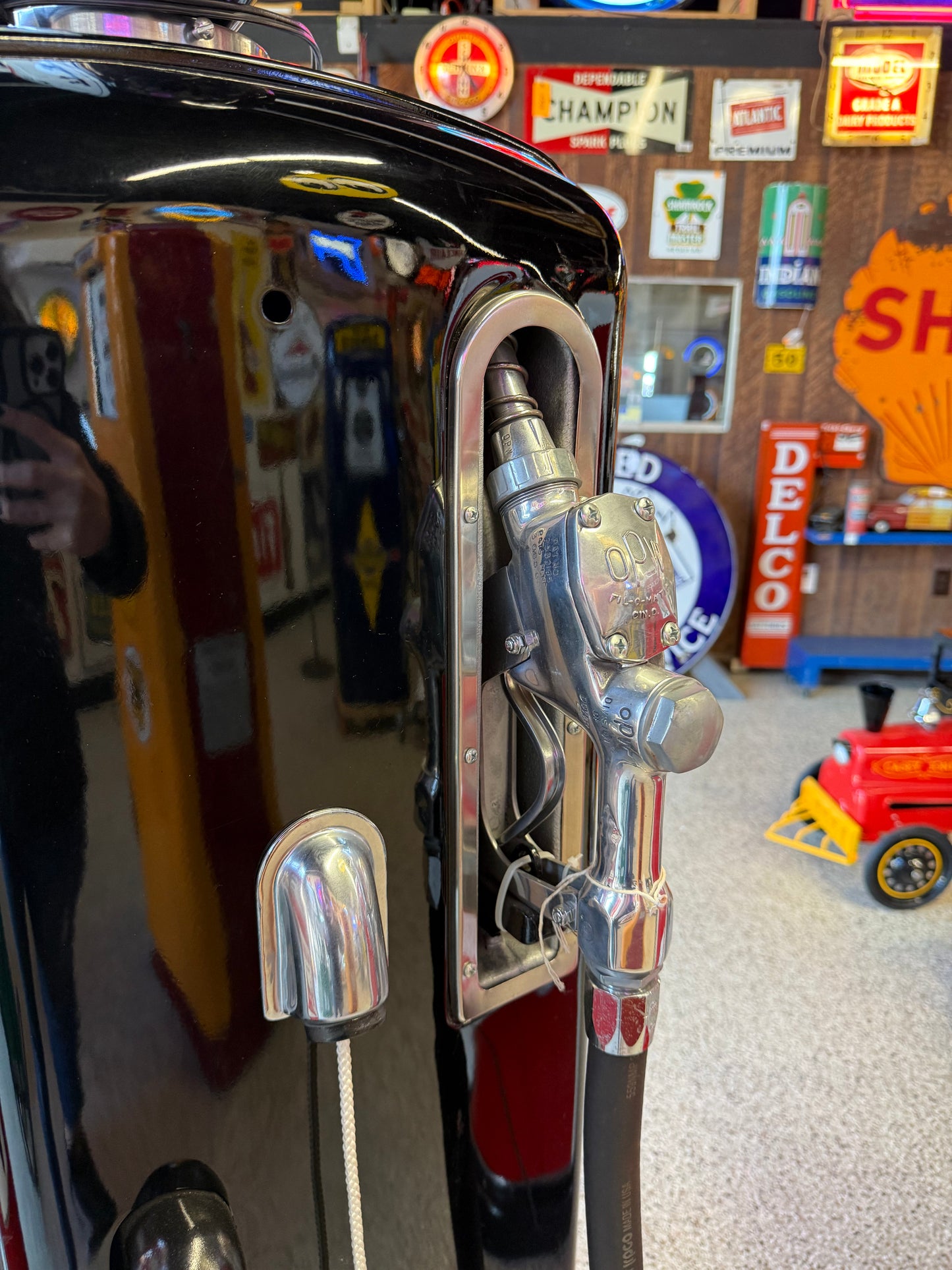 Corvette Gasoline Pump with Chevrolet Corvette Globe