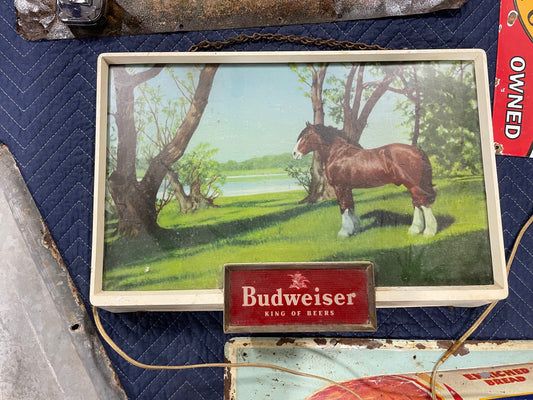 Budwesier Lighted Sign Featuring Clydesdale