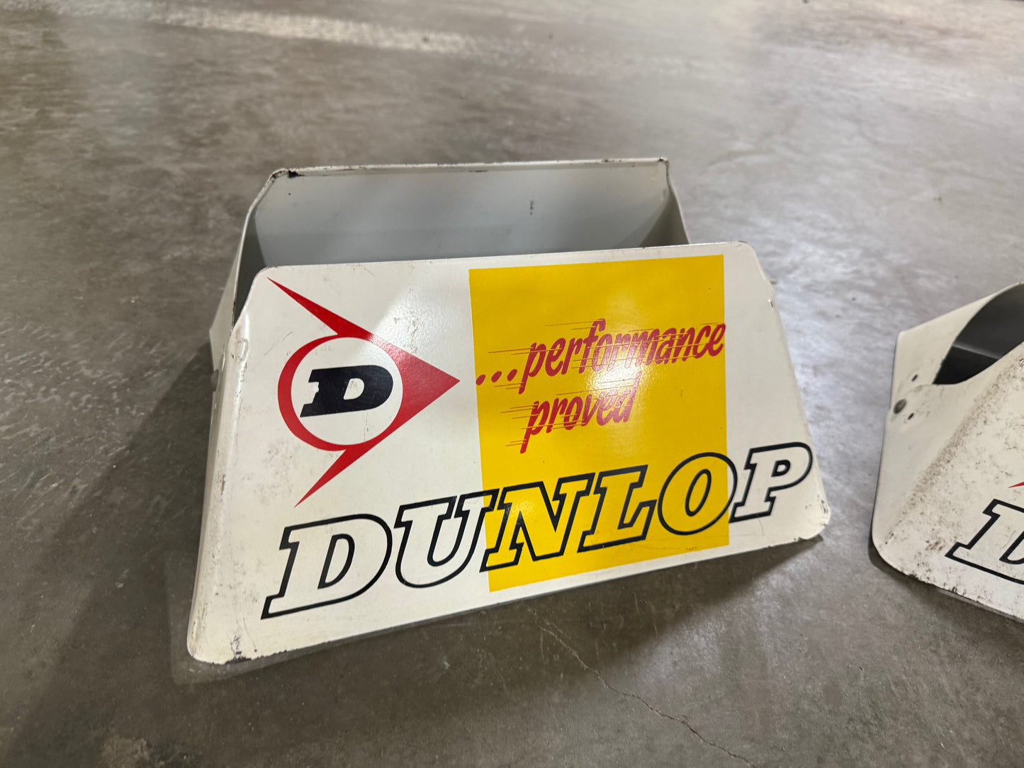 Dunlop Tire Stand B