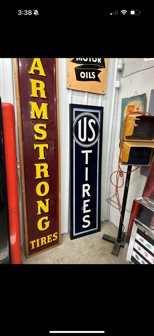 ArmStrong Tires Vertical Sign