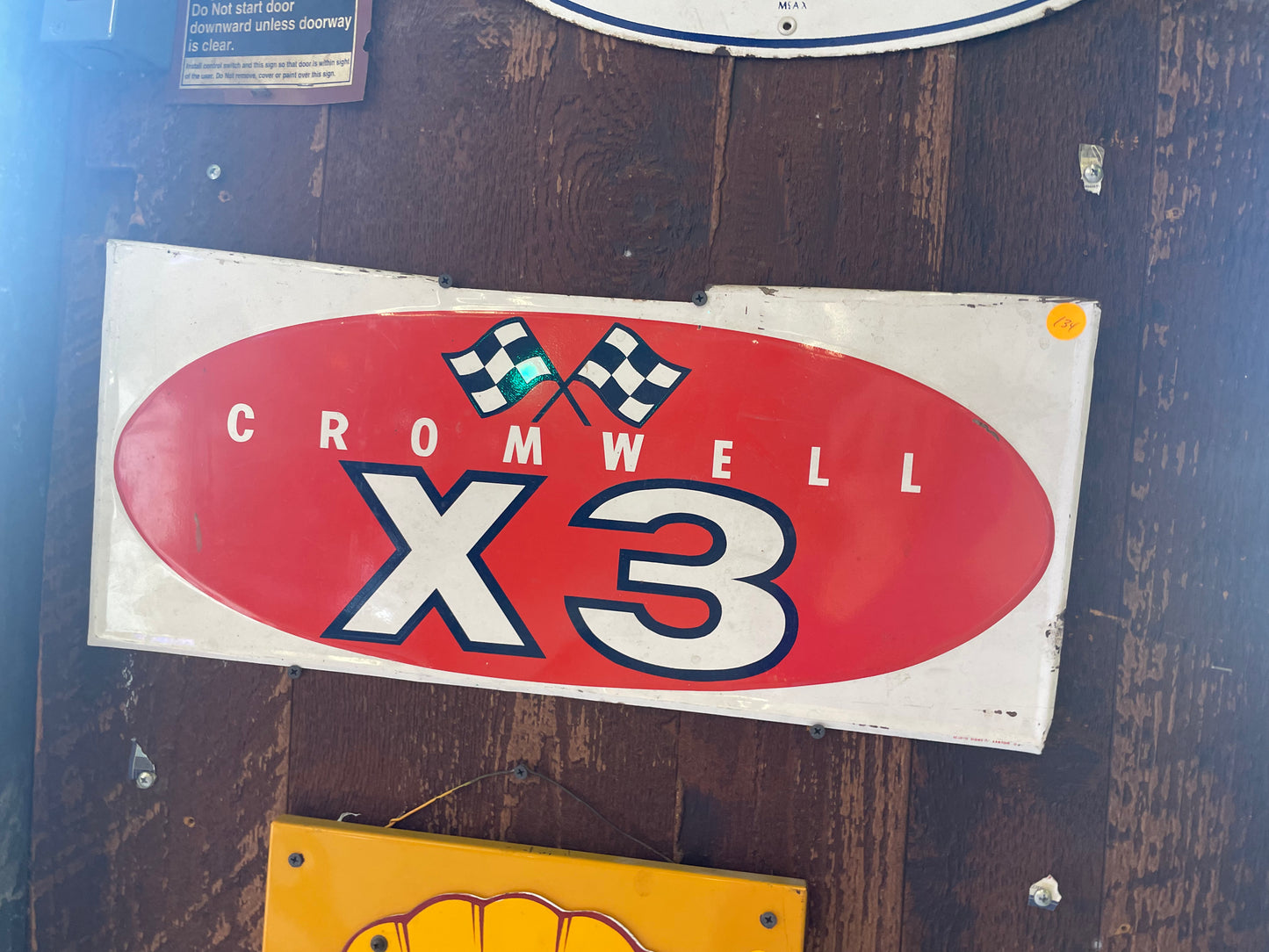 Cromwell X-3 Racing Flag Sign