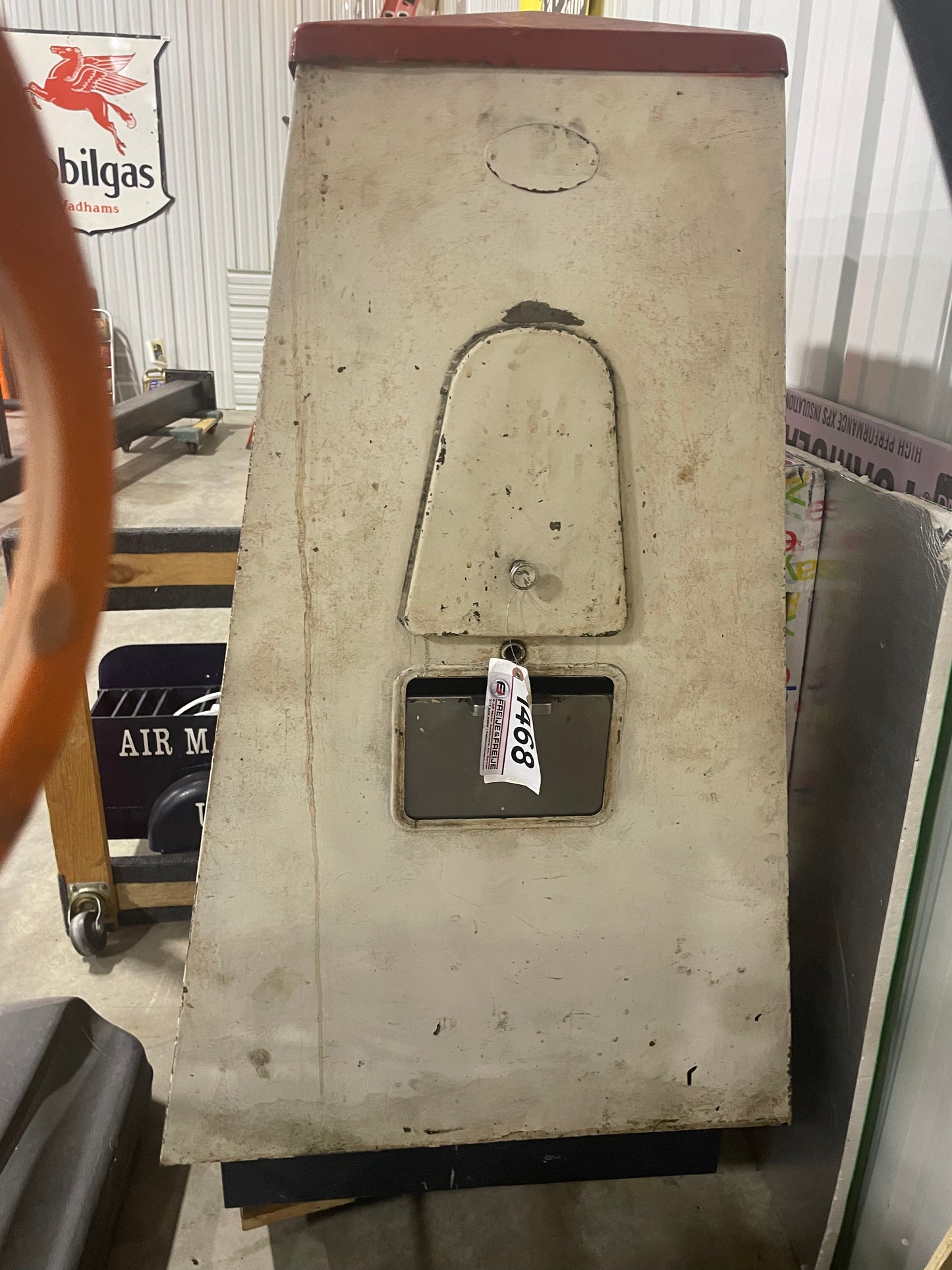 Oil Caddy with Quart Oil Cans