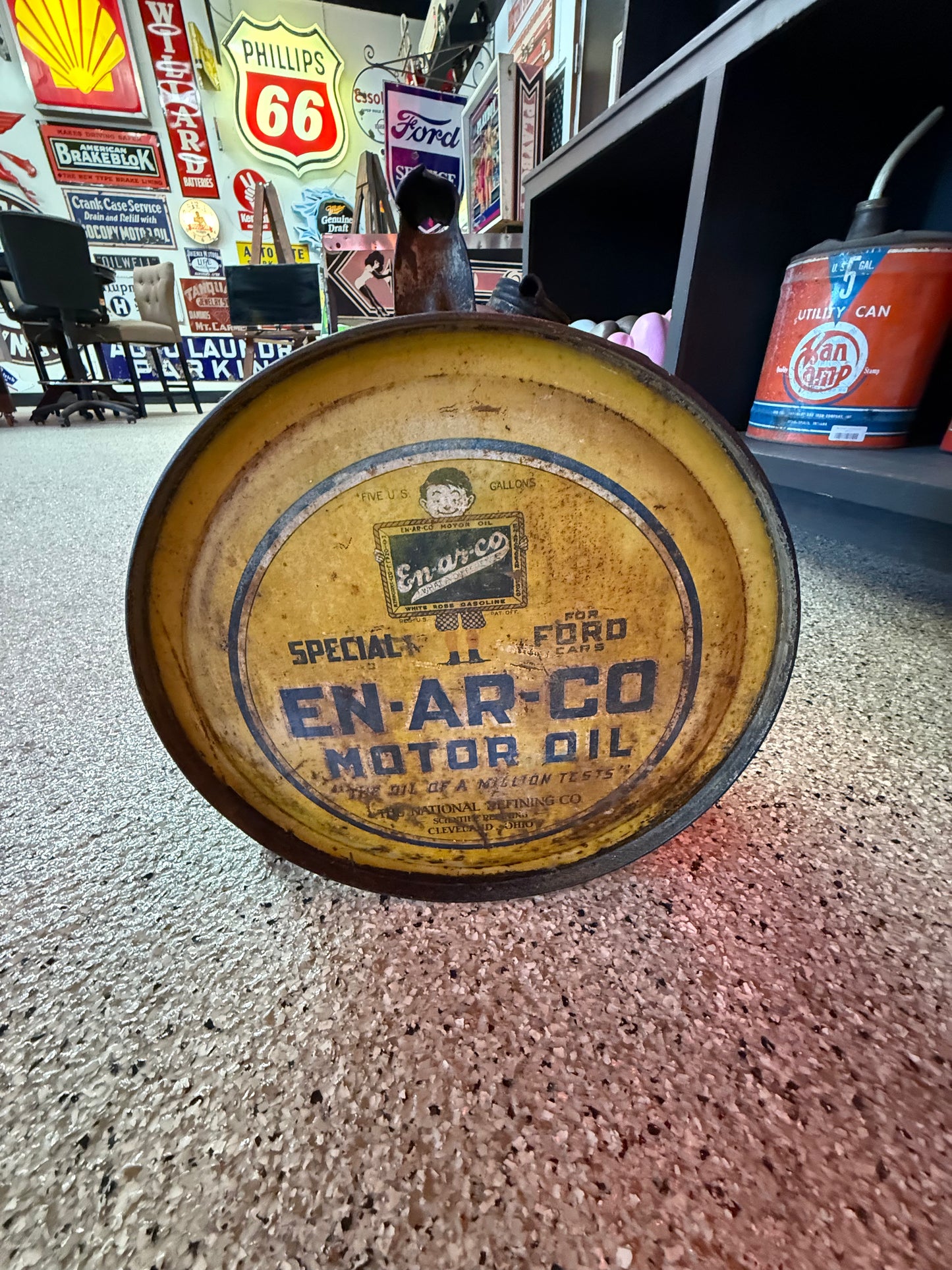 Enarco Motor Oil Rocker Can
