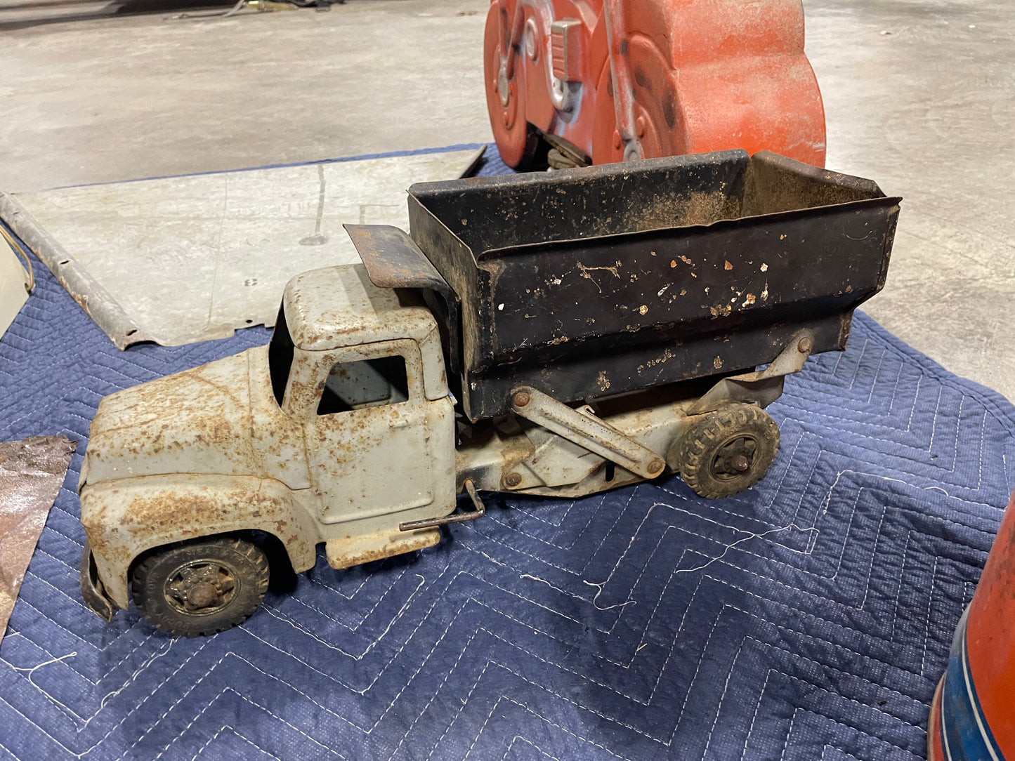 Dump Truck Metal Toy Truck