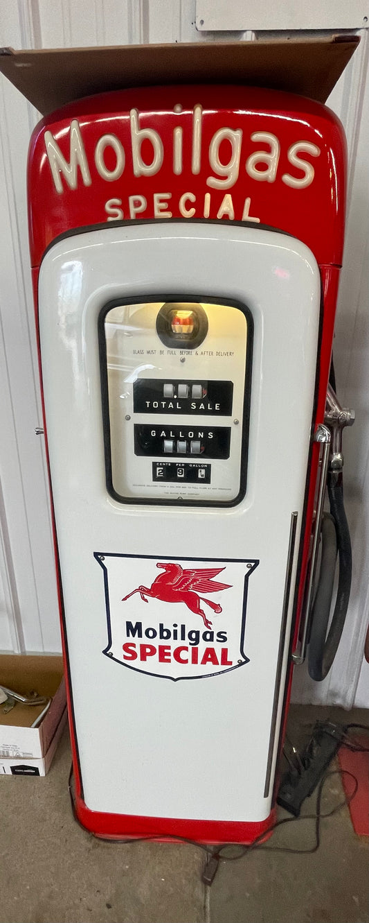 Mobilgas Special Pump - White