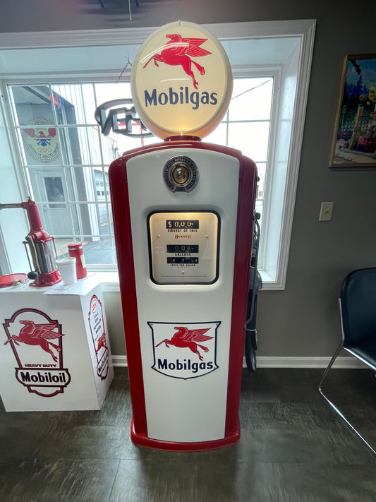 Mobilgas Pegasus Gas Pump with Mobilgas Pegasus Globe