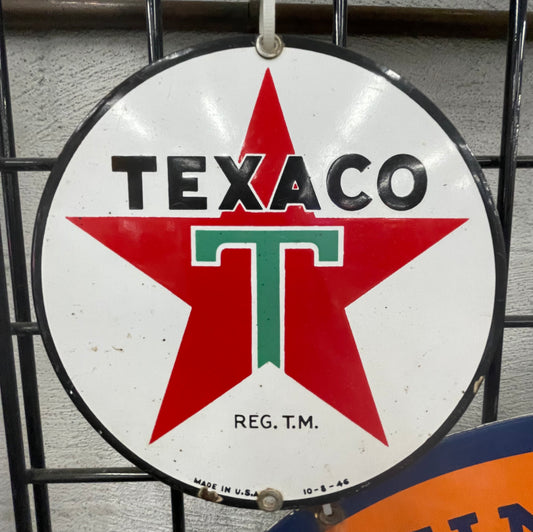 Texaco White Circular Pump Plate